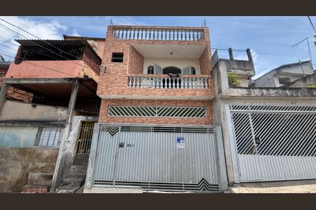 Casa à venda com 102m², 3 quartos e 1 vaga Casa à venda com 102m², 3 quartos e 1 vagaFachada