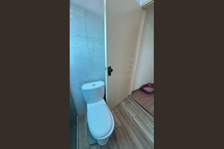 Casa à venda com 102m², 3 quartos e 1 vaga Casa à venda com 102m², 3 quartos e 1 vagaBanheiro 2