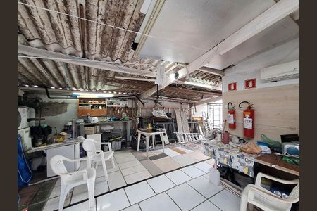 Casa à venda com 191m², 2 quartos e 3 vagasQuntal