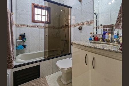 Casa à venda com 240m², 3 quartos e 6 vagas