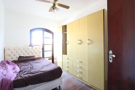 Casa à venda com 300m², 6 quartos e 2 vagasSuíte 2