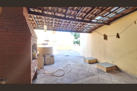 Casa à venda com 300m², 6 quartos e 2 vagasVaranda
