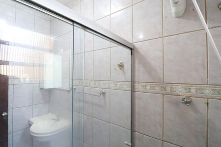 Casa à venda com 300m², 6 quartos e 2 vagasBanheiro da Suíte 3