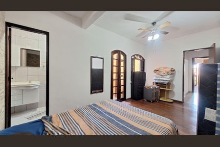 Casa à venda com 300m², 6 quartos e 2 vagasSuíte 3