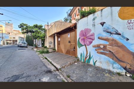 Casa à venda com 300m², 6 quartos e 2 vagasFachada Placa KBVE-476 12/11/25