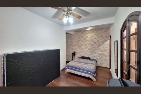 Casa à venda com 300m², 6 quartos e 2 vagasSuíte 3