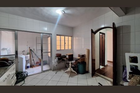 Casa à venda com 300m², 6 quartos e 2 vagasCozinha e Área de Serviço