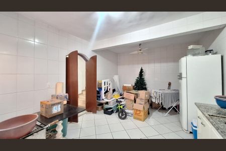 Casa à venda com 300m², 6 quartos e 2 vagasCozinha e Área de Serviço