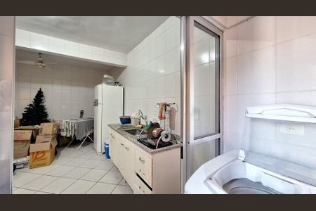 Casa à venda com 300m², 6 quartos e 2 vagasCozinha e Área de Serviço