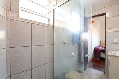 Casa à venda com 300m², 6 quartos e 2 vagasBanheiro da Suíte 2