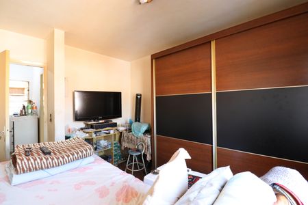 Casa à venda com 300m², 6 quartos e 2 vagasQuarto 2