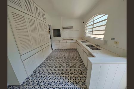 Casa para alugar com 1388m², 4 quartos e 6 vagas