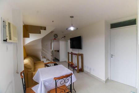 Apartamento à venda com 100m², 2 quartos e 2 vagasSala