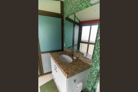 Apartamento à venda com 100m², 2 quartos e 2 vagasBanheiro da Suíte