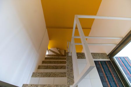 Apartamento à venda com 100m², 2 quartos e 2 vagasEscada 