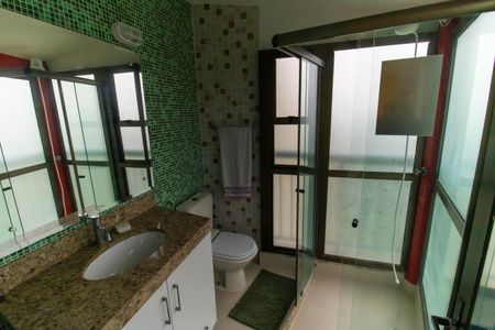 Apartamento à venda com 100m², 2 quartos e 2 vagasBanheiro da Suíte