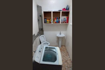 Casa à venda com 137m², 3 quartos e 2 vagasBanheiro de Serviço