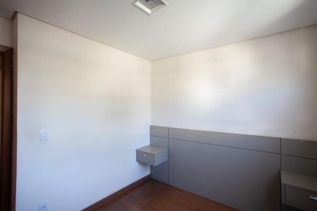 Quarto 1 de apartamento à venda com 2 quartos, 44m² em São João Batista, Belo Horizonte