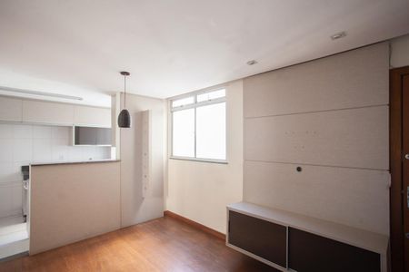 Sala de apartamento à venda com 2 quartos, 44m² em São João Batista, Belo Horizonte