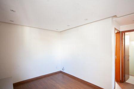 Sala de apartamento à venda com 2 quartos, 44m² em São João Batista, Belo Horizonte