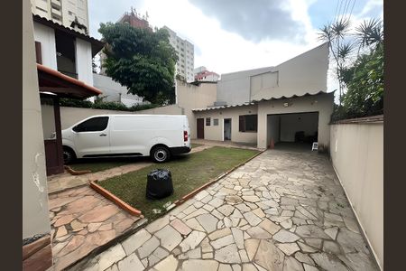 Casa para alugar com 300m², 3 quartos e 10 vagas