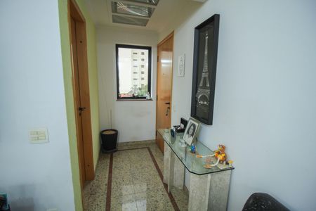 Apartamento à venda com 120m², 3 quartos e 3 vagas Apartamento à venda com 120m², 3 quartos e 3 vagasEntrada