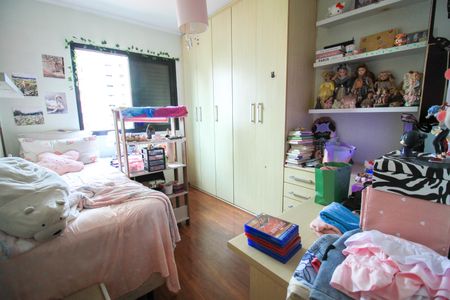 Apartamento à venda com 120m², 3 quartos e 3 vagas Apartamento à venda com 120m², 3 quartos e 3 vagasQuarto 2