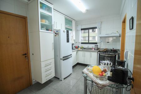 Apartamento à venda com 120m², 3 quartos e 3 vagas Apartamento à venda com 120m², 3 quartos e 3 vagasCozinha