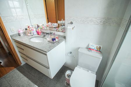 Apartamento à venda com 120m², 3 quartos e 3 vagas Apartamento à venda com 120m², 3 quartos e 3 vagasBanheiro Social