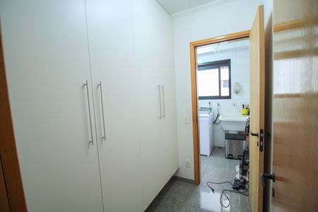 Apartamento à venda com 120m², 3 quartos e 3 vagas Apartamento à venda com 120m², 3 quartos e 3 vagasCorredor