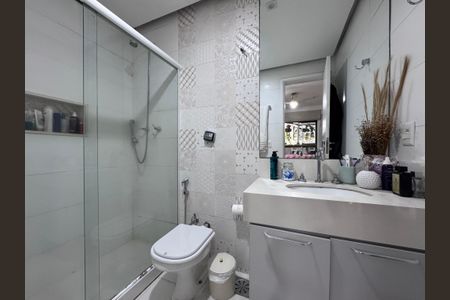 Apartamento à venda com 130m², 3 quartos e 3 vagas Apartamento à venda com 130m², 3 quartos e 3 vagasSuíte - Banheiro