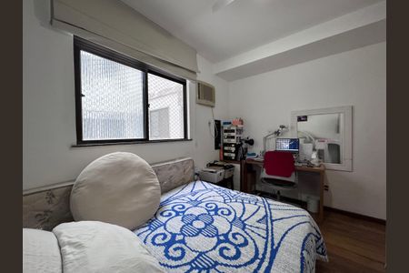 Apartamento à venda com 130m², 3 quartos e 3 vagas Apartamento à venda com 130m², 3 quartos e 3 vagasQuarto 1