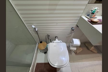 Apartamento à venda com 130m², 3 quartos e 3 vagas Apartamento à venda com 130m², 3 quartos e 3 vagasBanheiro Social