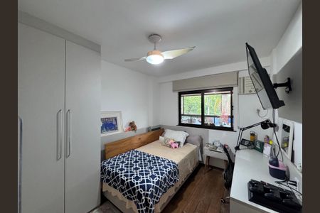 Apartamento à venda com 130m², 3 quartos e 3 vagas Apartamento à venda com 130m², 3 quartos e 3 vagasQuarto 2