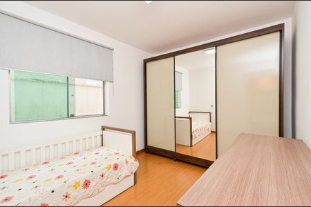 Apartamento à venda com 210m², 4 quartos e 2 vagas Apartamento à venda com 210m², 4 quartos e 2 vagasQuarto 3