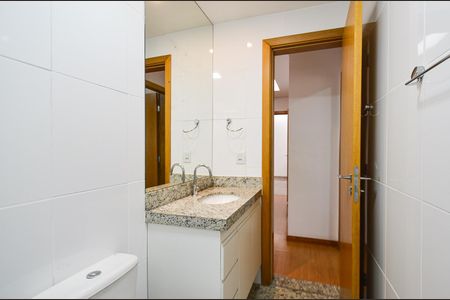 Apartamento à venda com 210m², 4 quartos e 2 vagas Apartamento à venda com 210m², 4 quartos e 2 vagasBanheiro social