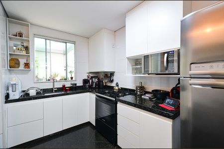 Apartamento à venda com 210m², 4 quartos e 2 vagas Apartamento à venda com 210m², 4 quartos e 2 vagasCozinha