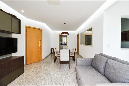 Apartamento à venda com 210m², 4 quartos e 2 vagas Apartamento à venda com 210m², 4 quartos e 2 vagasSala