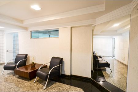 Apartamento à venda com 210m², 4 quartos e 2 vagas Apartamento à venda com 210m², 4 quartos e 2 vagasHall de entrada