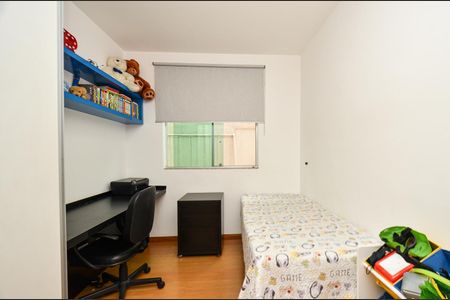 Apartamento à venda com 210m², 4 quartos e 2 vagas Apartamento à venda com 210m², 4 quartos e 2 vagasQuarto 4