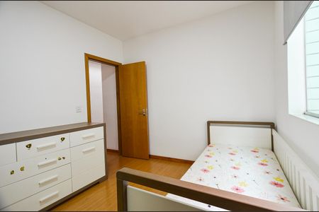 Apartamento à venda com 210m², 4 quartos e 2 vagas Apartamento à venda com 210m², 4 quartos e 2 vagasQuarto 3