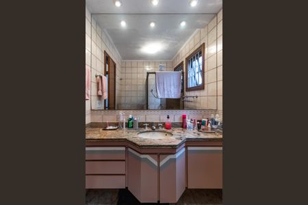 Casa à venda com 125m², 4 quartos e 4 vagasBanheiro da Suíte