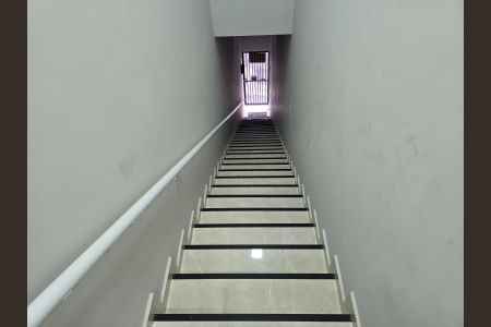 Apartamento para alugar com 52m², 2 quartos e sem vaga Apartamento para alugar com 52m², 2 quartos e sem vagaEscadas