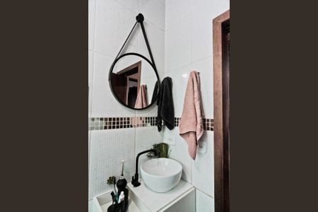 Casa para alugar com 90m², 2 quartos e sem vaga Casa para alugar com 90m², 2 quartos e sem vagaBanheiro Social