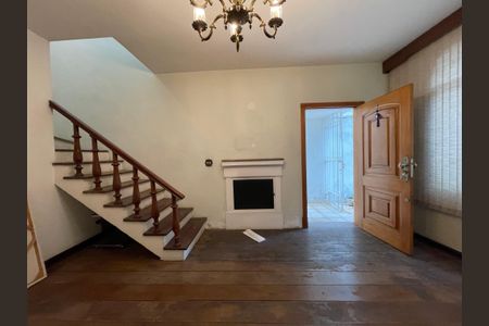 Casa à venda com 173m², 5 quartos e 4 vagas Casa à venda com 173m², 5 quartos e 4 vagasSala