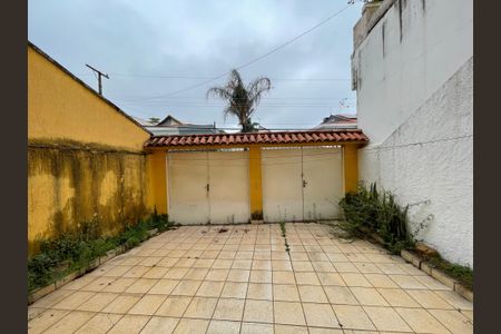 Casa à venda com 173m², 5 quartos e 4 vagas Casa à venda com 173m², 5 quartos e 4 vagasQuintal