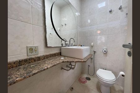 Casa à venda com 173m², 5 quartos e 4 vagas Casa à venda com 173m², 5 quartos e 4 vagasBanheiro 2