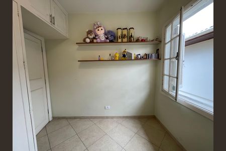 Casa à venda com 173m², 5 quartos e 4 vagas Casa à venda com 173m², 5 quartos e 4 vagasQuarto 2