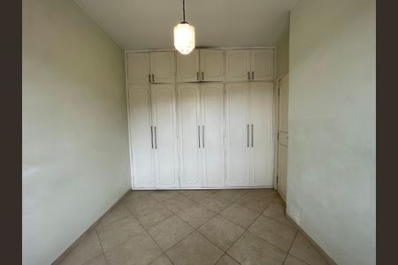 Casa à venda com 173m², 5 quartos e 4 vagas Casa à venda com 173m², 5 quartos e 4 vagasQuarto 1