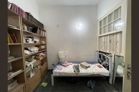 Casa à venda com 173m², 5 quartos e 4 vagas Casa à venda com 173m², 5 quartos e 4 vagasQuarto 4